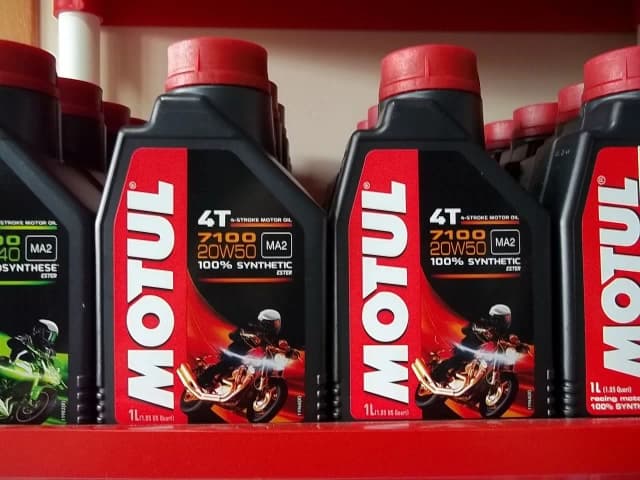 Motul 7100 20W50 – idealny olej do motocykli dla lepszej ochrony Motul 7100 20W50 – idealny olej do motocykli dla lepszej ochrony